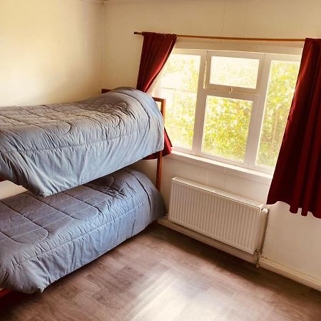 פורטו נטאלס Hostel Paihuen מראה חיצוני תמונה