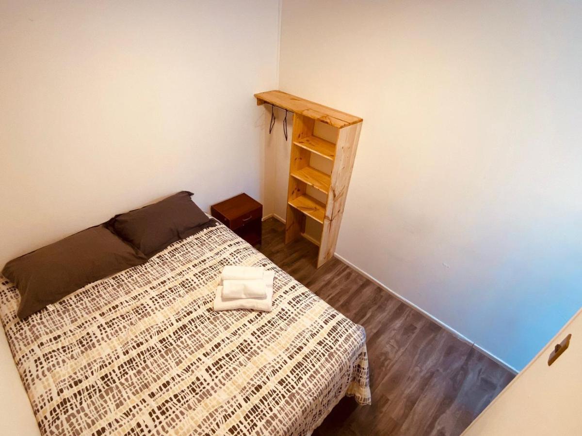 פורטו נטאלס Hostel Paihuen מראה חיצוני תמונה