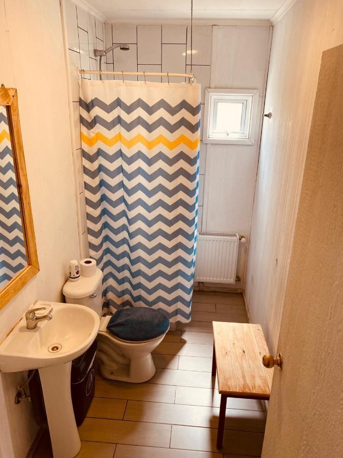 פורטו נטאלס Hostel Paihuen מראה חיצוני תמונה